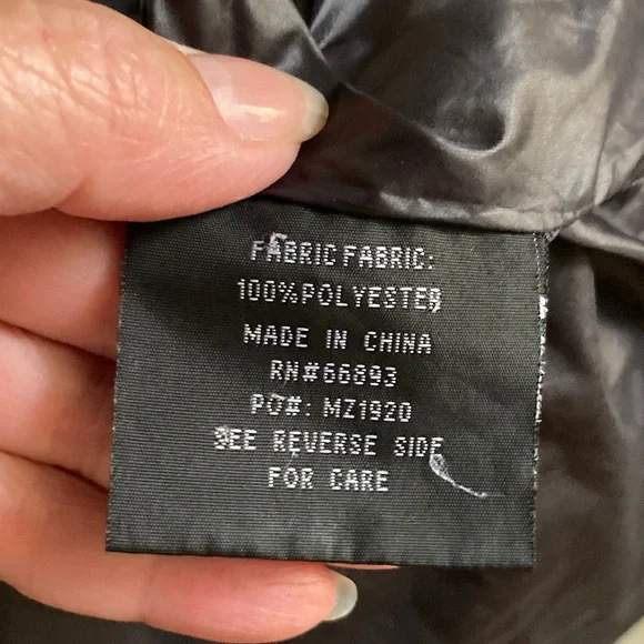 The North Face Quilted Black Hooded Jacket - Picture 8 of 12